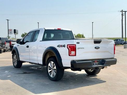 Used 2017 Ford F150 XL w/ Equipment Group 101A Mid AWD/4WD image 4