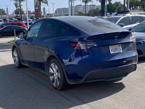 Used 2023 Tesla Model Y Long Range AWD/4WD image 4