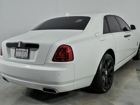 Used 2016 Rolls-Royce Ghost RWD image 12