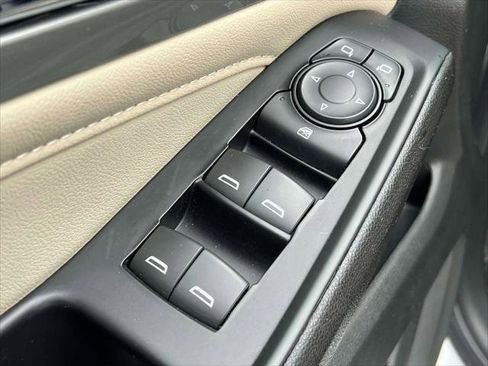 Used 2023 Chevrolet Traverse LS image 18