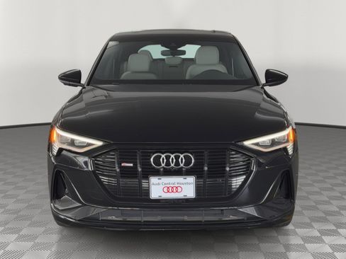 Used 2023 Audi e-tron Premium Plus w/ Premium Plus Package AWD/4WD image 6