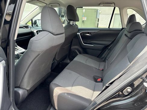 Used 2025 Toyota RAV4 XLE FWD image 17
