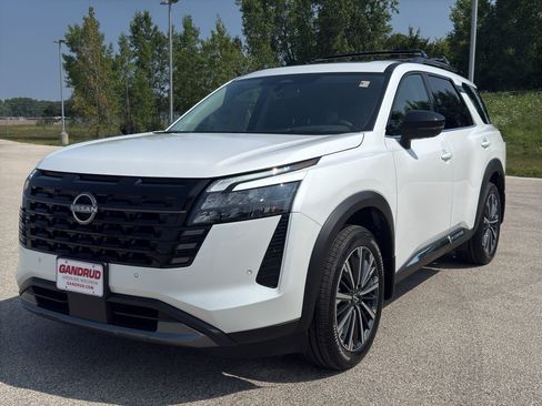 New 2026 Nissan Pathfinder Platinum AWD/4WD image 2