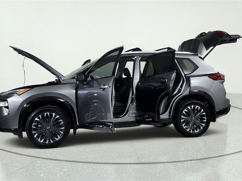 Certified 2025 Nissan Rogue Platinum AWD/4WD image 11