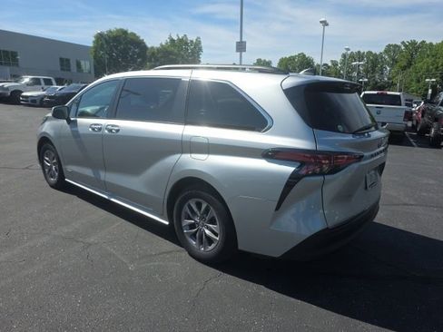 Used 2021 Toyota Sienna XLE FWD image 7