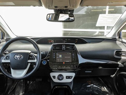 Used 2017 Toyota Prius Four image 15