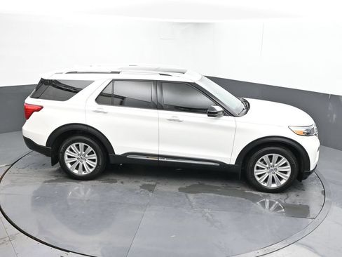 Used 2024 Ford Explorer Limited w/ Limited Technology Package AWD/4WD image 15