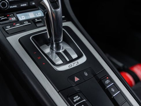 Certified 2018 Porsche 911 GT3 RWD image 39