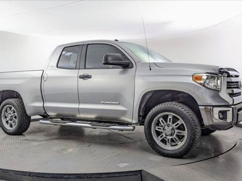 Used 2017 Toyota Tundra SR5 w/ SR5 Upgrade Package RWD image 11