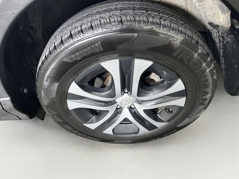 Used 2018 Toyota RAV4 LE image 11