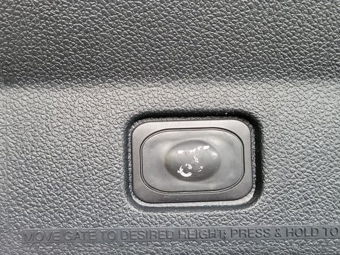 Used 2019 Ford Explorer XLT w/ Equipment Group 202A FWD image 16