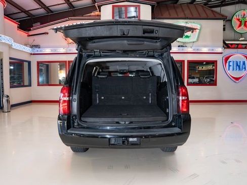 Used 2020 Chevrolet Suburban LT image 9