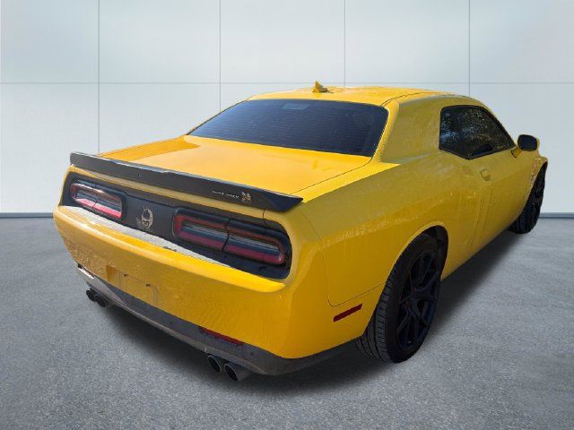 Used 2017 Dodge Challenger R/T Scat Pack w/ Leather Interior Group RWD image 4