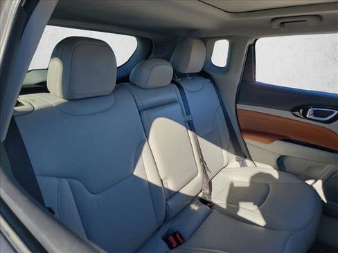 Used 2022 Jeep Compass Limited w/ Sun and Sound Group image 16