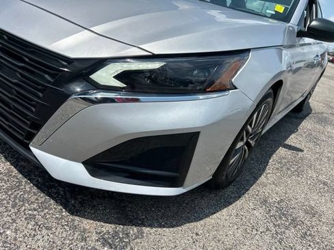 Used 2024 Nissan Altima 2.5 SV FWD image 9