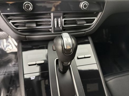 Certified 2024 Porsche Macan w/ Premium Plus Package AWD/4WD image 32