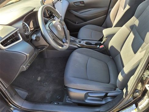 Used 2022 Toyota Corolla LE image 9