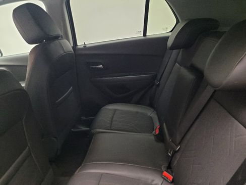 Used 2022 Chevrolet Trax LT w/ LT Convenience Package image 18