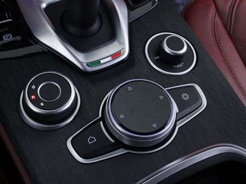 Used 2020 Alfa Romeo Stelvio Sport w/ Quick Order Package 22K Sport image 30