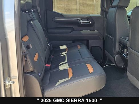 Used 2025 GMC Sierra 1500 AT4 w/ AT4 Premium Package AWD/4WD image 28