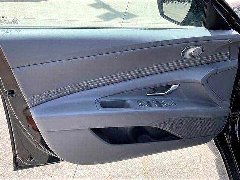 Used 2025 Hyundai Elantra SEL FWD image 20