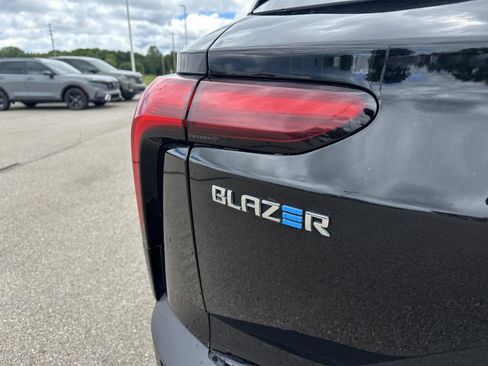 Used 2024 Chevrolet Blazer EV LT AWD/4WD image 7