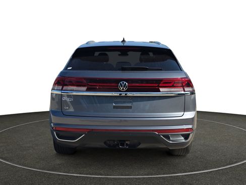 Used 2025 Volkswagen Atlas Cross Sport SE FWD image 5