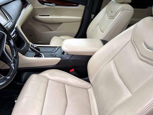 Used 2018 Cadillac XT5 Luxury w/ Driver Awareness Package AWD/4WD image 15