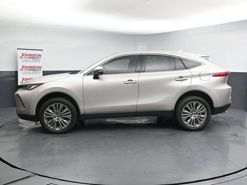 Used 2024 Toyota Venza Limited AWD/4WD image 5
