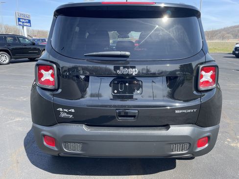 Used 2019 Jeep Renegade Sport w/ Sport Appearance Group image 4