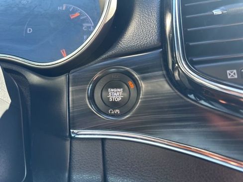 Used 2019 Jeep Grand Cherokee Limited image 20