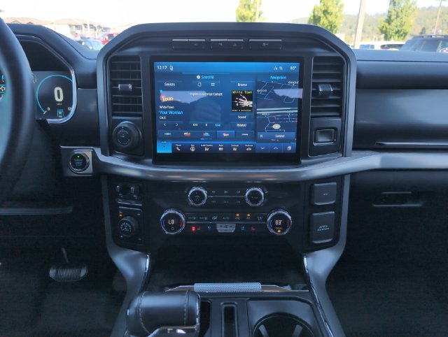 Used 2021 Ford F150 Lariat w/ Trailer Tow Package AWD/4WD image 25