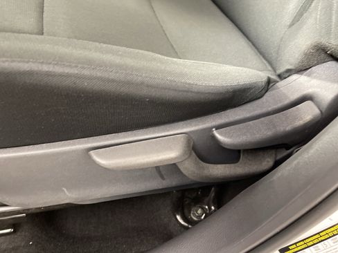 Used 2024 Nissan Kicks S image 9