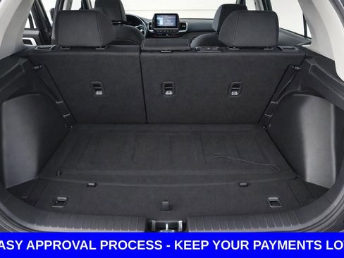 Used 2025 Hyundai Venue SEL FWD image 16
