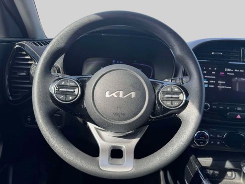 Used 2023 Kia Soul S FWD image 12