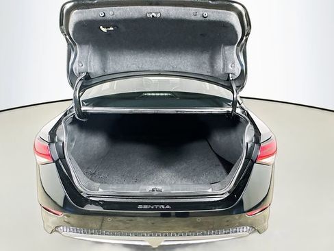 Used 2023 Nissan Sentra SR w/ SR Premium Package image 29