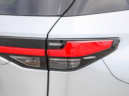 New 2026 Lexus TX 500h AWD image 9