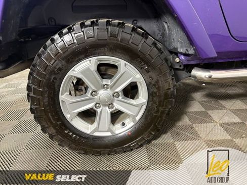 Used 2016 Jeep Wrangler Sahara AWD/4WD image 21