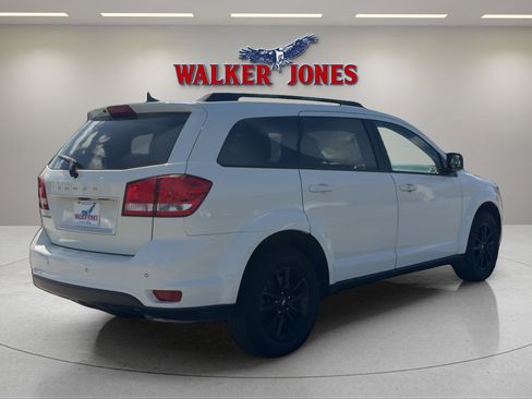 Used 2019 Dodge Journey SE image 3