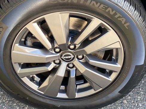 Used 2022 Nissan Pathfinder SV image 24