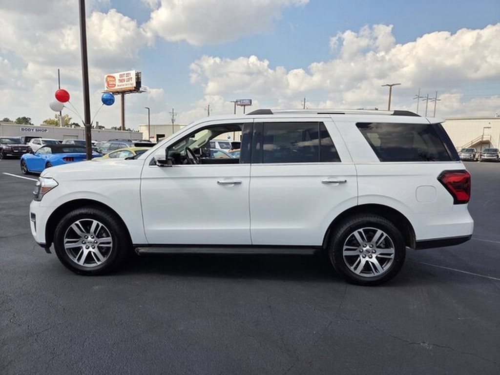 Used 2024 Ford Expedition Limited RWD image 2
