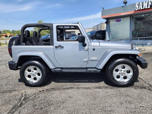 Used 2014 Jeep Wrangler Sahara AWD/4WD image 15