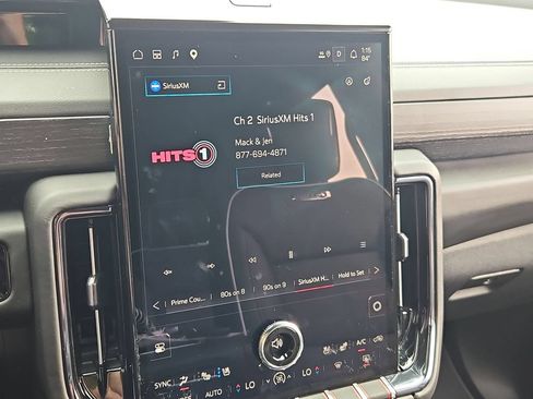 Used 2025 GMC Yukon AT4 Ultimate AWD/4WD image 22
