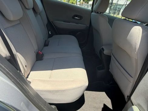 Used 2018 Honda HR-V LX image 17