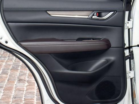 Used 2025 MAZDA CX-5 Signature image 16