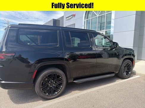 Used 2024 Jeep Wagoneer Series II w/ Convenience Group I AWD/4WD image 8