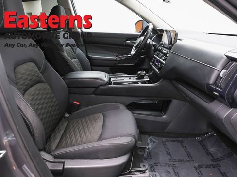Used 2022 Nissan Pathfinder SV FWD image 24