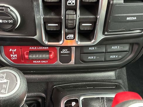 New 2026 Jeep Gladiator Sport AWD/4WD image 12