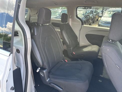 Used 2024 Chrysler Voyager LX image 13