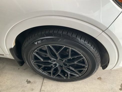 Used 2019 Kia Sorento SX image 30